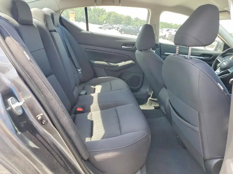 2022 NISSAN ALTIMA SV  