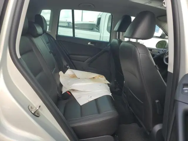 2013 VOLKSWAGEN TIGUAN S  