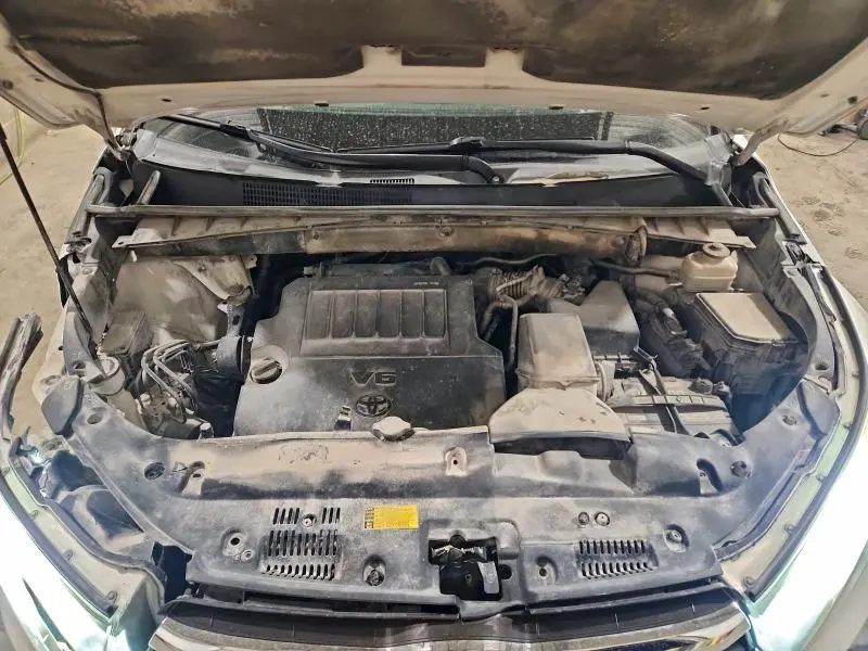 2015 TOYOTA HIGHLANDER LIMITED  