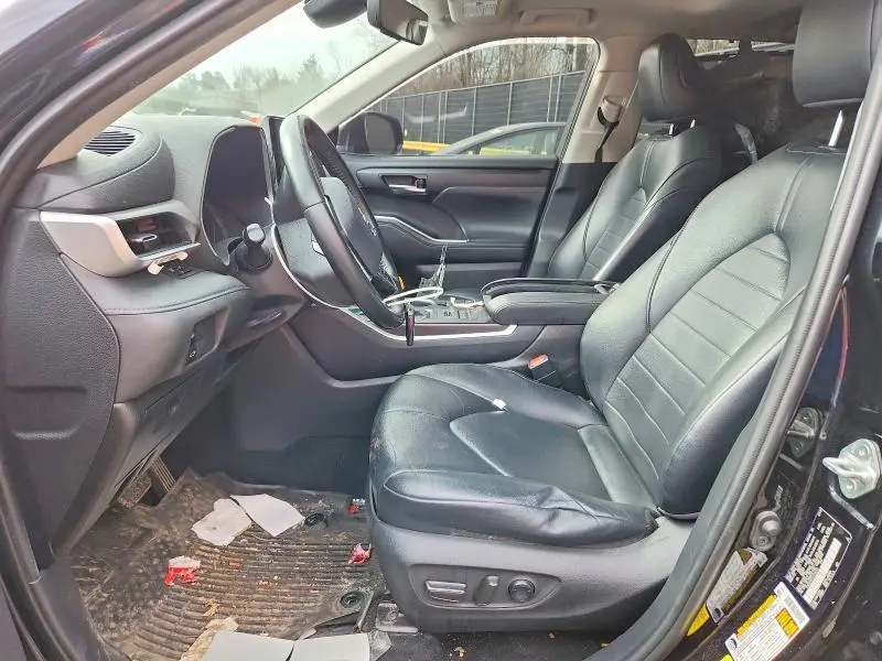 2020 TOYOTA HIGHLANDER XLE  