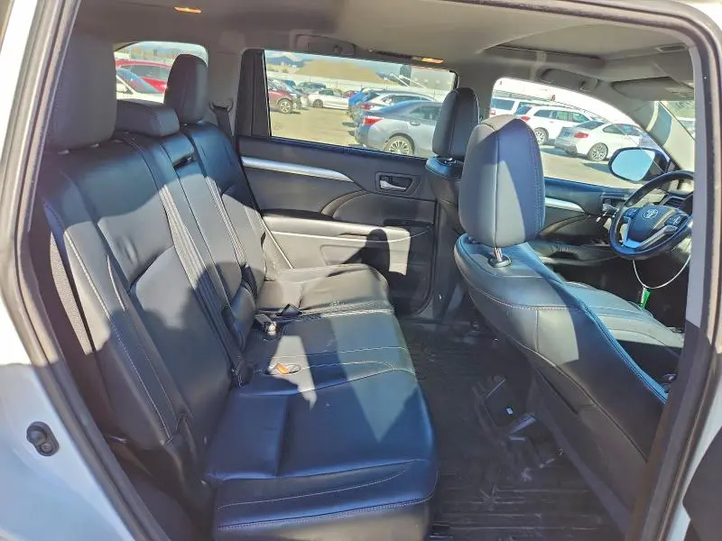 2015 TOYOTA HIGHLANDER XLE  