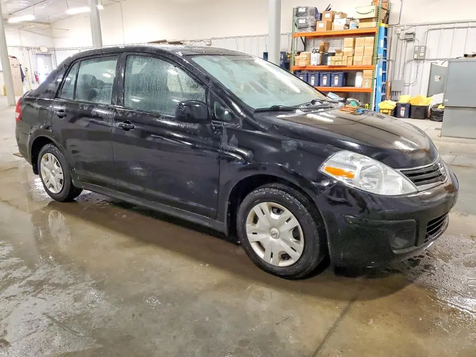 2010 NISSAN VERSA   
