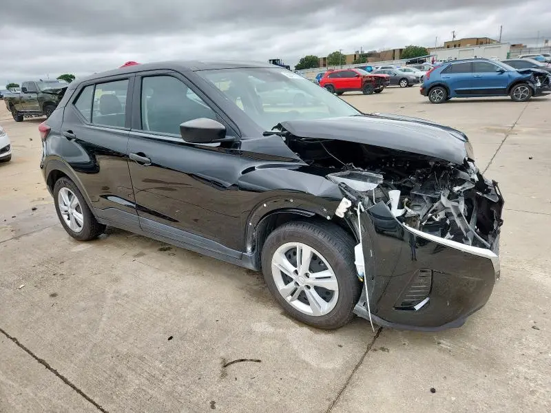 2022 NISSAN KICKS S  