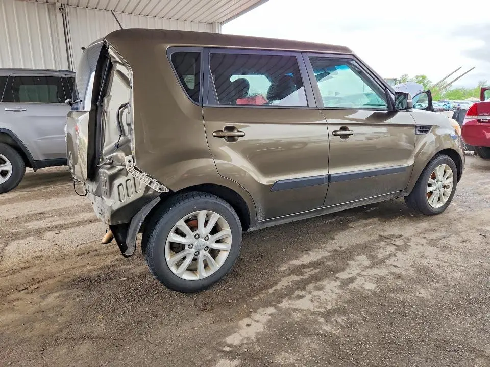 2013 KIA SOUL +  