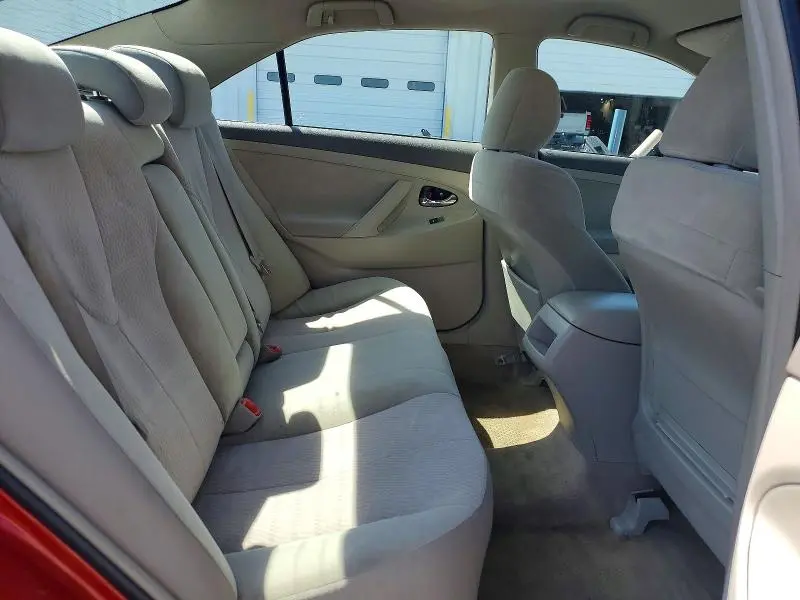 2010 TOYOTA CAMRY LE  