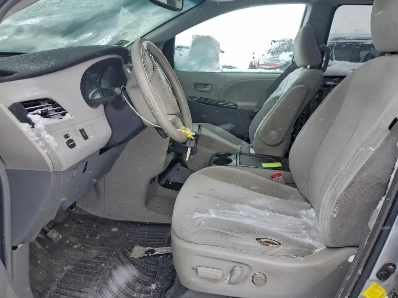 2011 TOYOTA SIENNA LE  