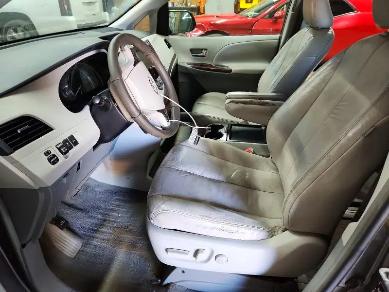 2011 TOYOTA SIENNA XLE 7-PASSENGER  