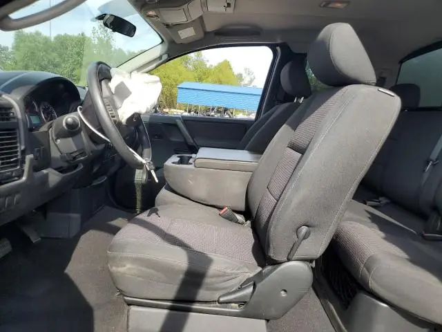 2010 NISSAN TITAN XE