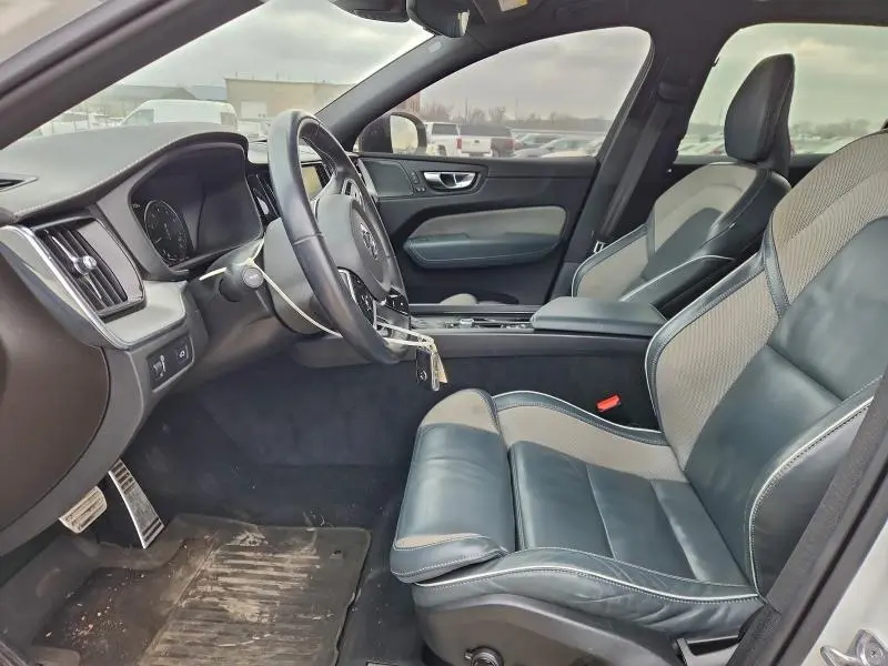 2021 VOLVO XC60 T5 R-DESIGN  