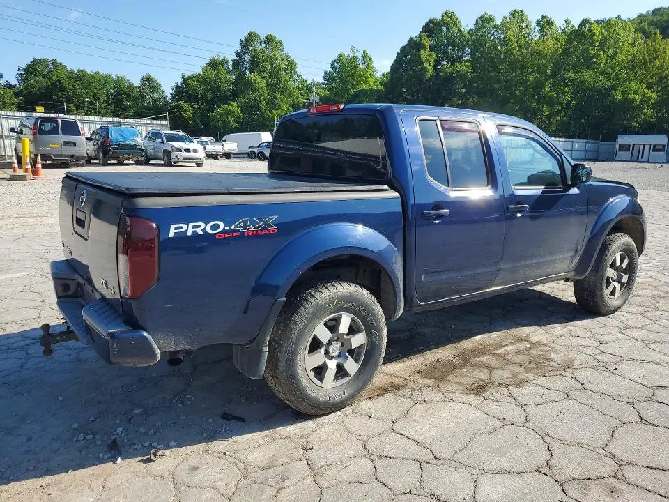 2011 NISSAN FRONTIER S  