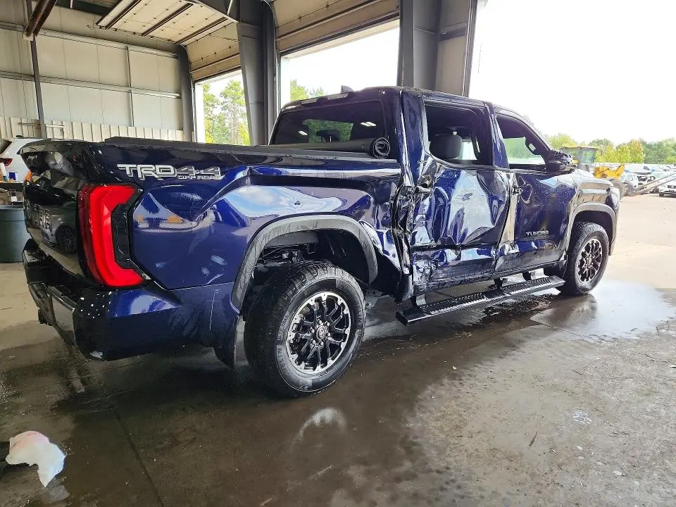 2025 TOYOTA TUNDRA SR5  