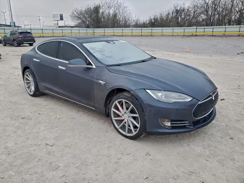 2015 TESLA MODEL S P85D  