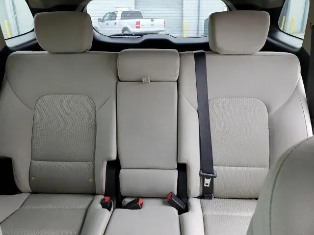 2017 HYUNDAI SANTA FE SE