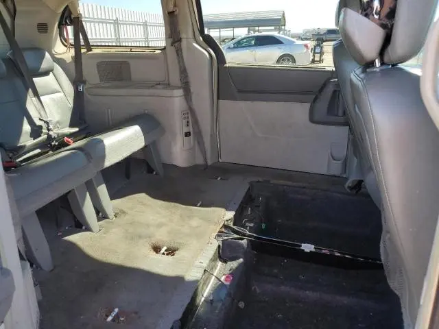 2010 CHRYSLER TOWN & COUNTRY TOURING  