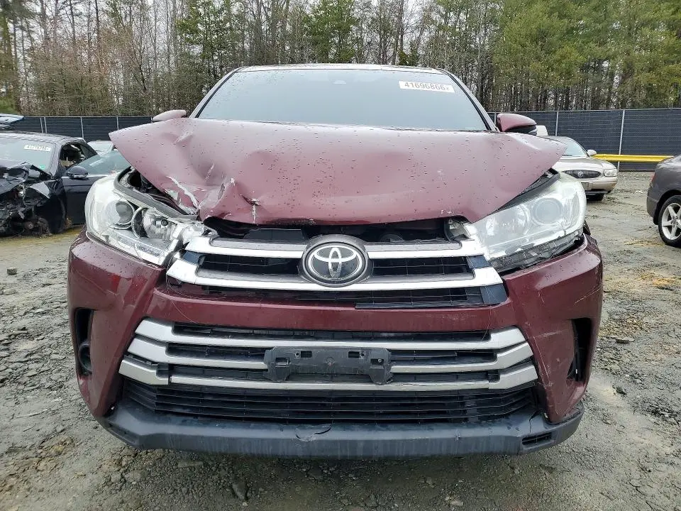 2018 TOYOTA HIGHLANDER LE  