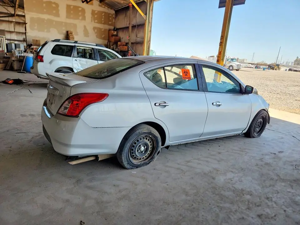 2019 NISSAN VERSA SV  