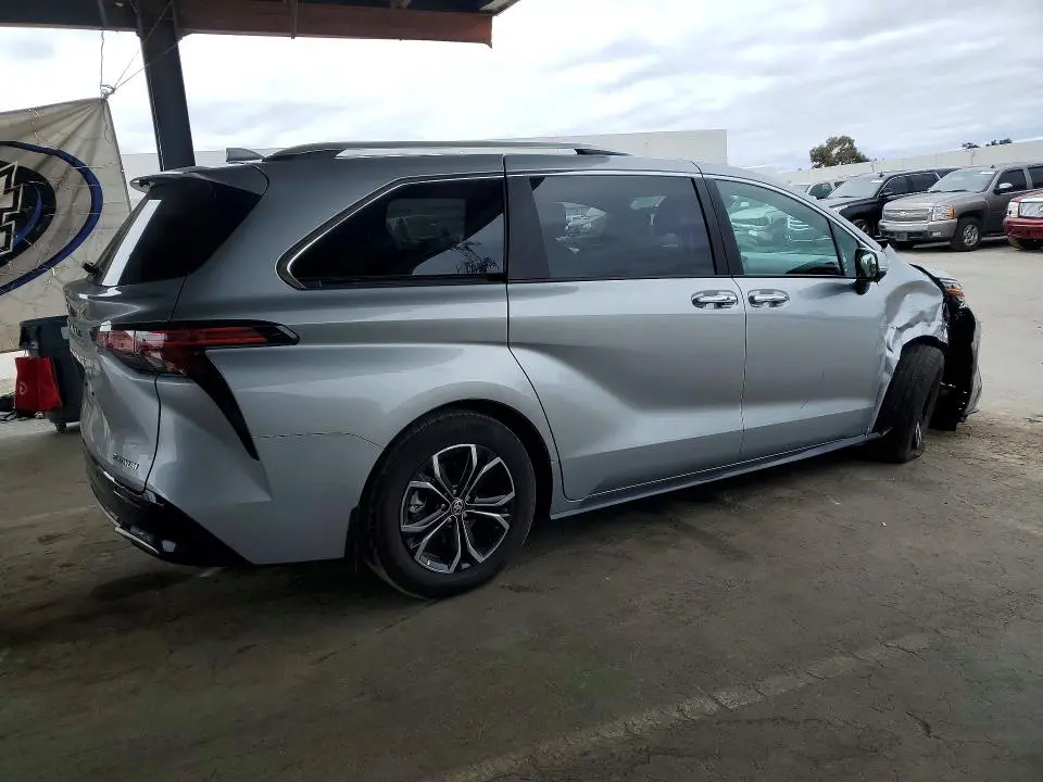 2025 TOYOTA SIENNA PLATINUM 7-PASSENGER  