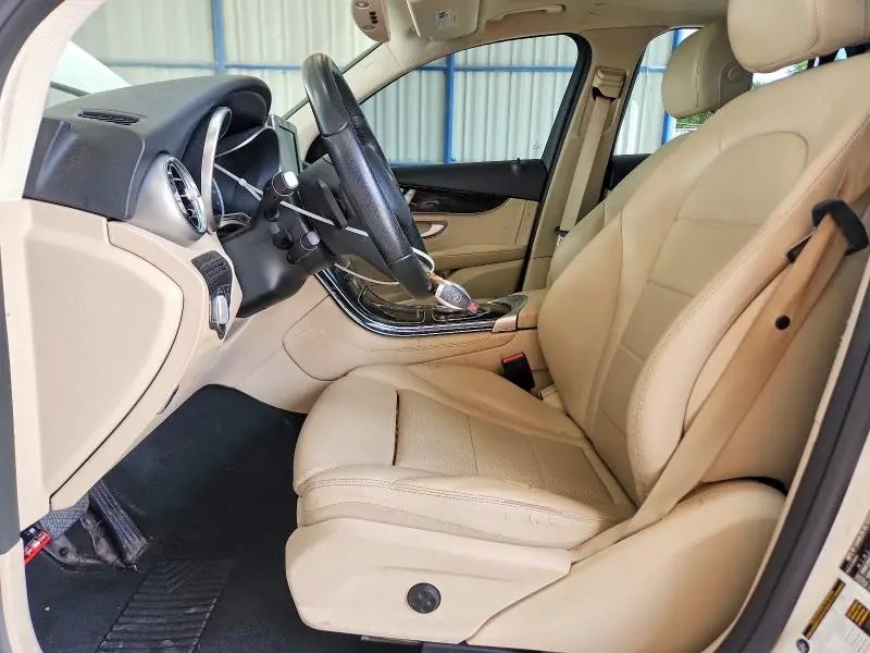 2017 MERCEDES-BENZ GLC 300  