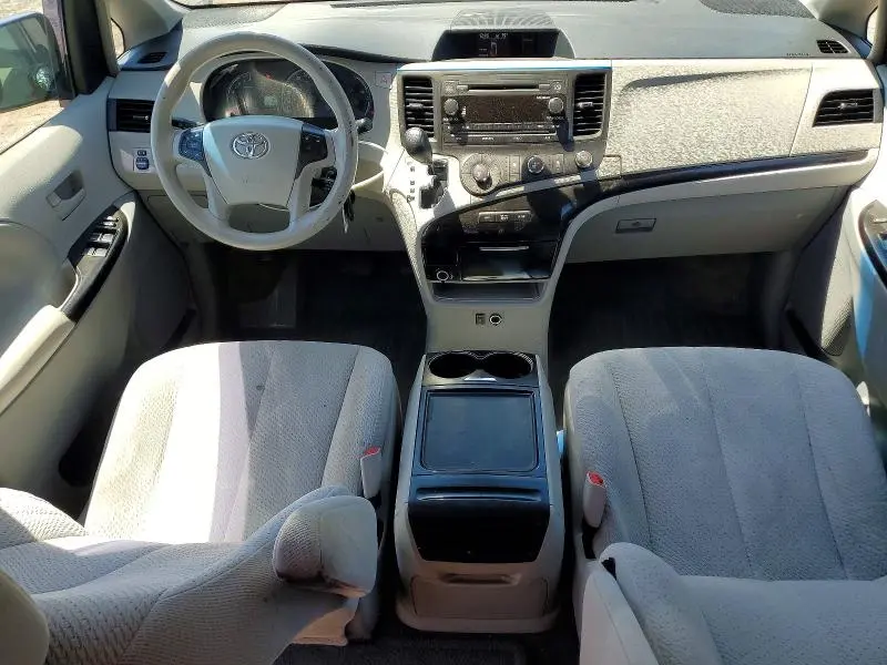 2012 TOYOTA SIENNA LE  