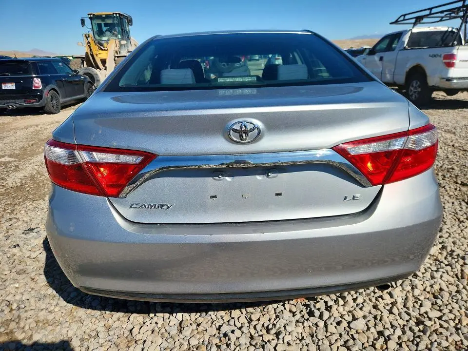2015 TOYOTA CAMRY LE  