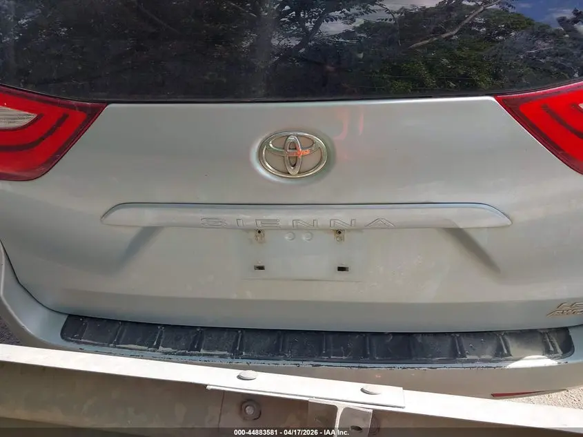 2016 TOYOTA SIENNA LE 7 PASSENGER