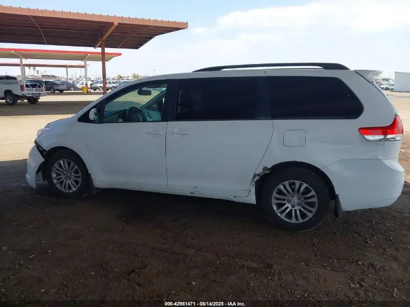 2011 TOYOTA SIENNA XLE V6