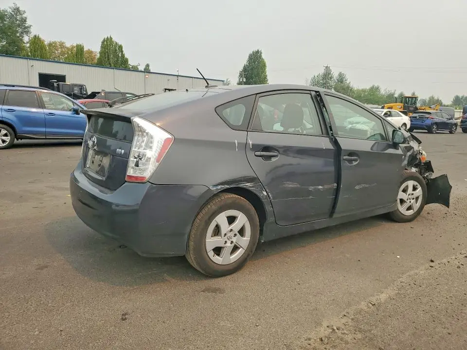 2011 TOYOTA PRIUS THREE  