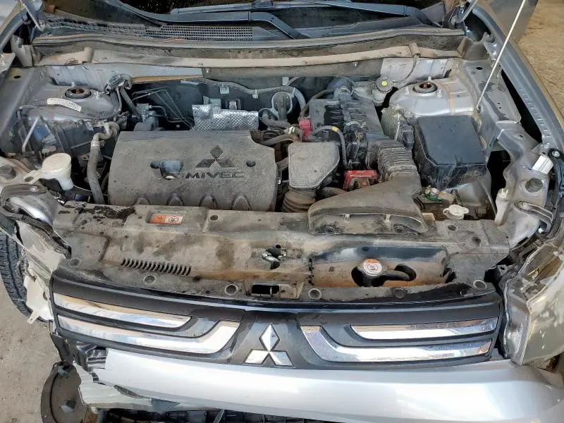 2014 MITSUBISHI OUTLANDER ES  