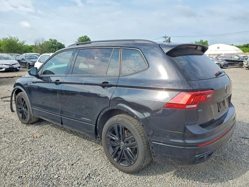 2022 VOLKSWAGEN TIGUAN SE R-LINE BLACK  
