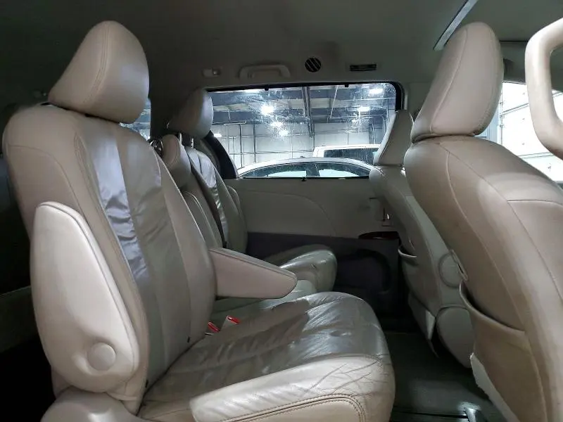 2011 TOYOTA SIENNA XLE 8-PASSENGER  