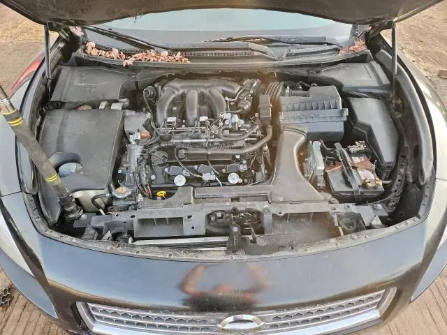 2010 NISSAN MAXIMA S  