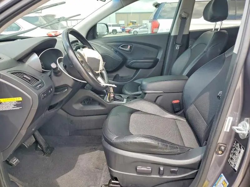 2015 HYUNDAI TUCSON SE  