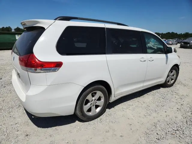 2014 TOYOTA SIENNA LE  