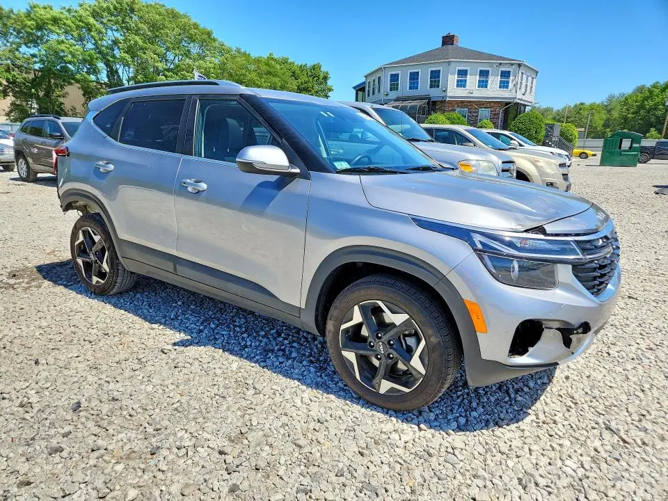 2025 KIA SELTOS EX  
