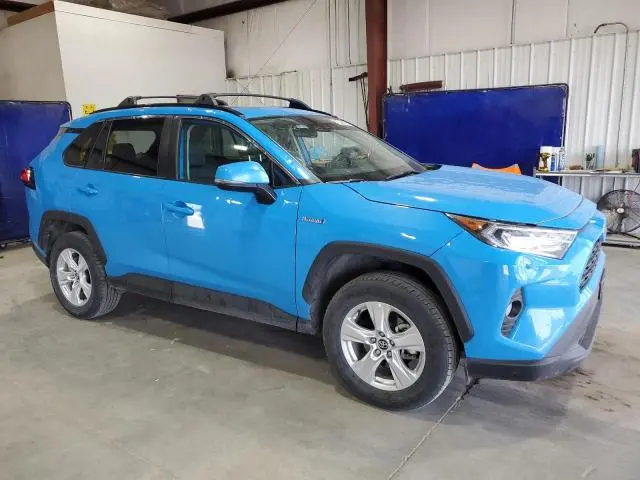 2020 TOYOTA RAV4 XLE  