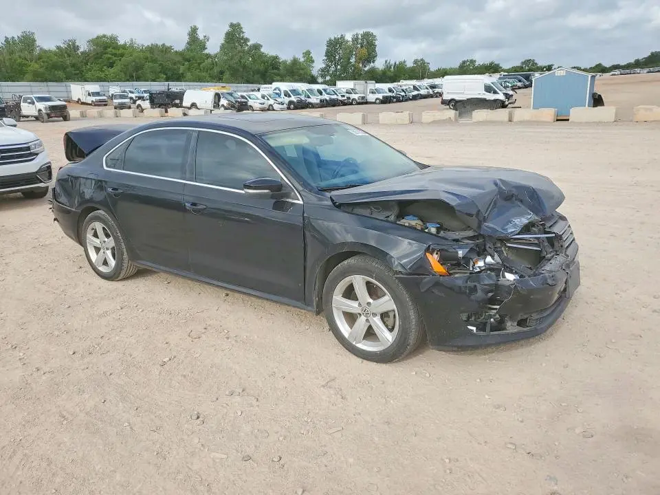 2012 VOLKSWAGEN PASSAT SE  