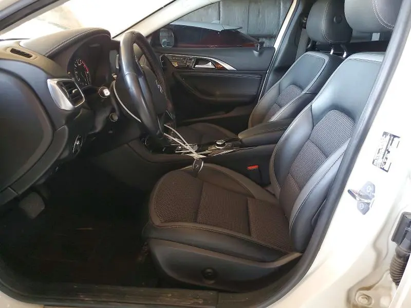 2019 INFINITI QX30 LUXE  