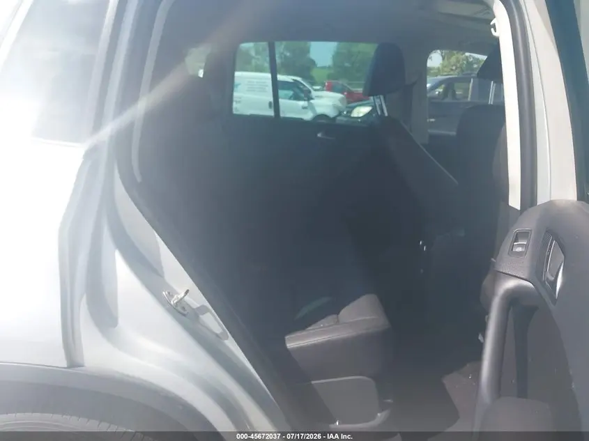 2013 VOLKSWAGEN TIGUAN SE
