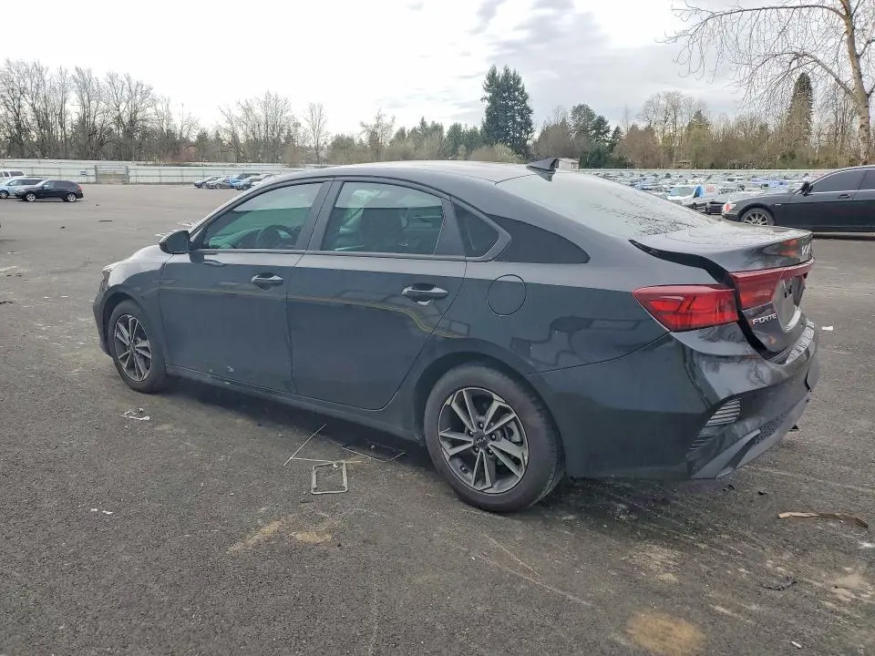 2023 KIA FORTE LXS  