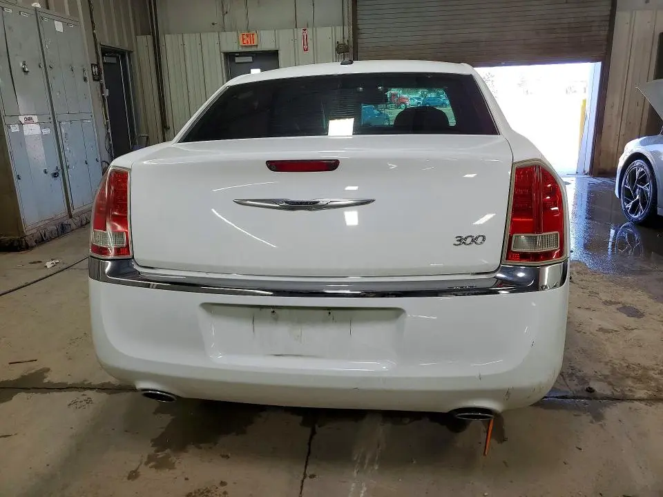 2011 CHRYSLER 300 LIMITED  
