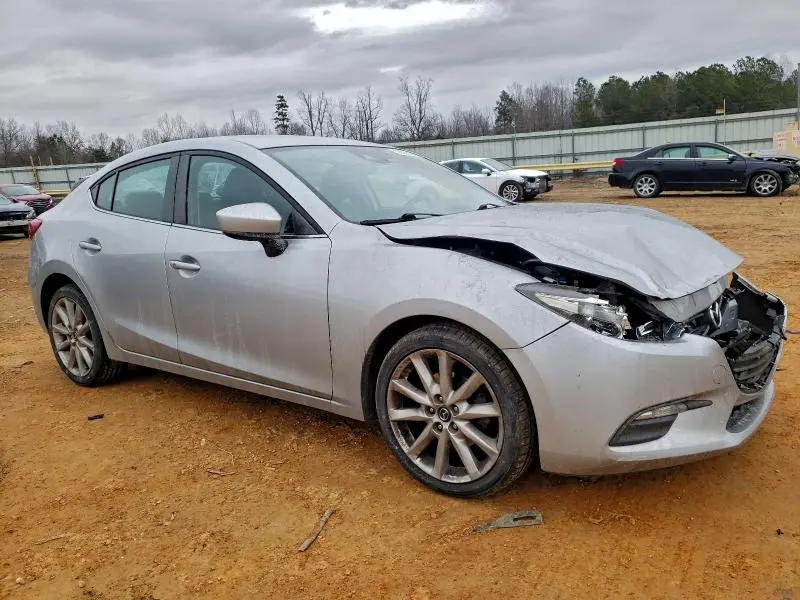 2017 MAZDA 3 TOURING  