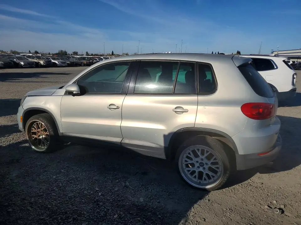 2012 VOLKSWAGEN TIGUAN S  