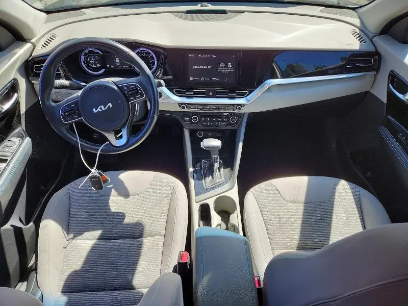 2022 KIA NIRO LXS  