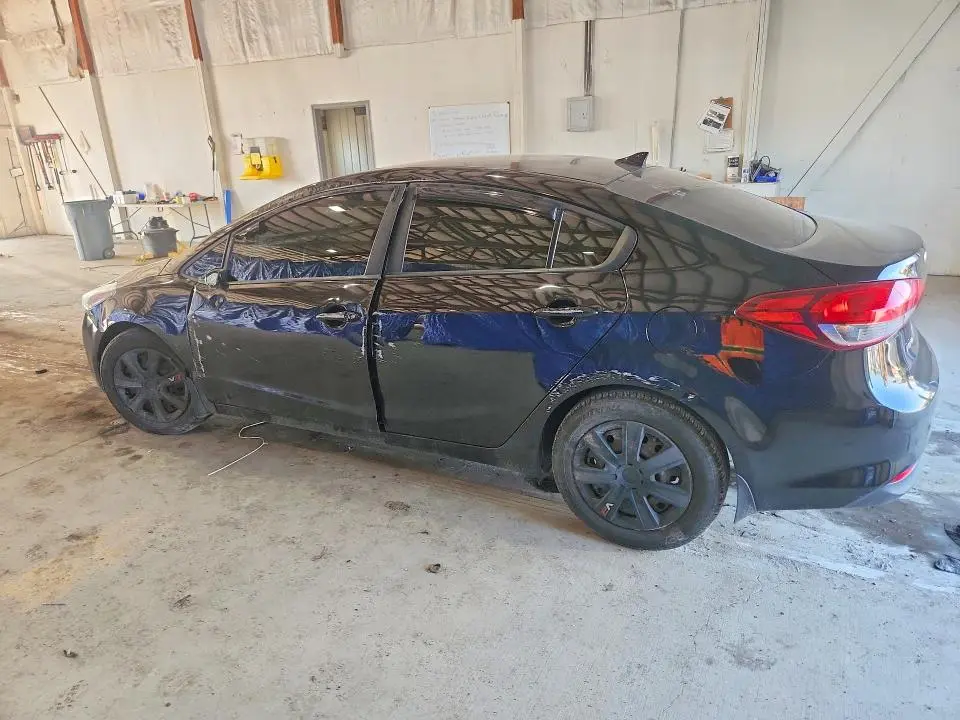 2017 KIA FORTE LX  