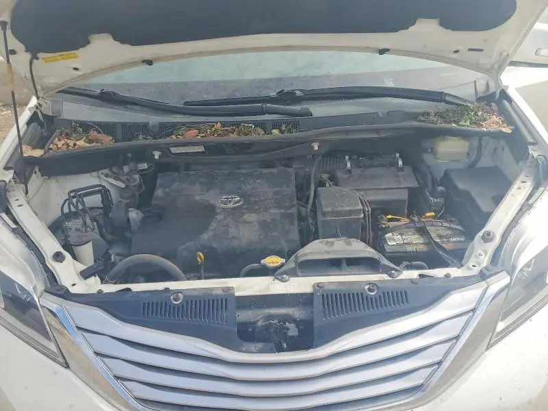 2015 TOYOTA SIENNA LIMITED PREMIUM 7-PASSENGER  