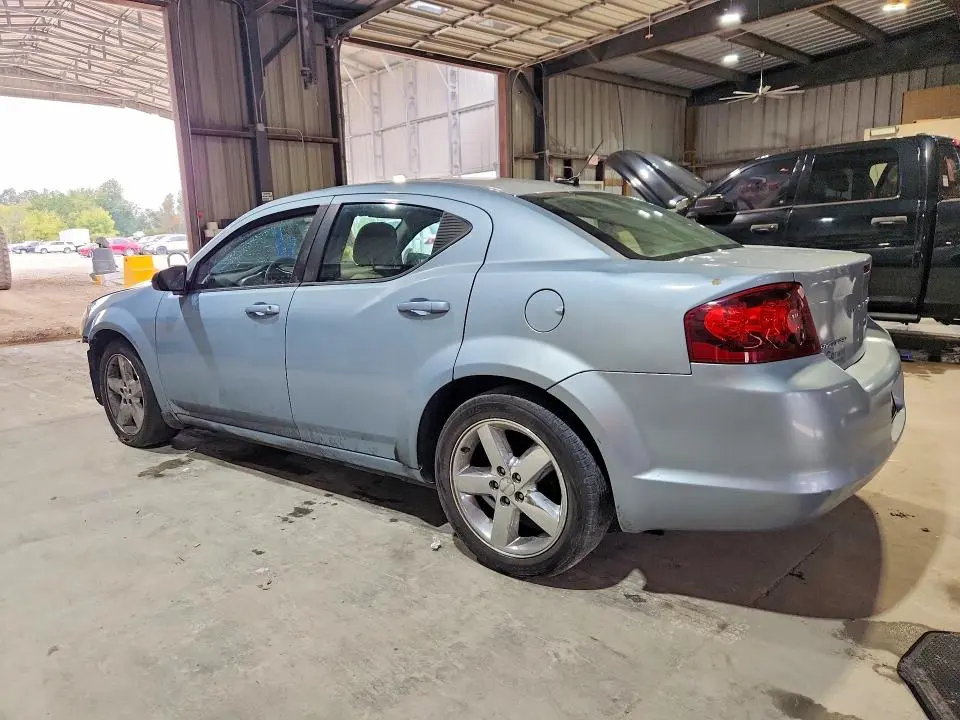 2013 DODGE AVENGER SE  