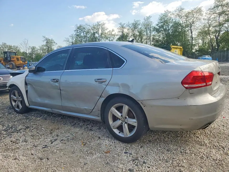 2013 VOLKSWAGEN PASSAT SE  