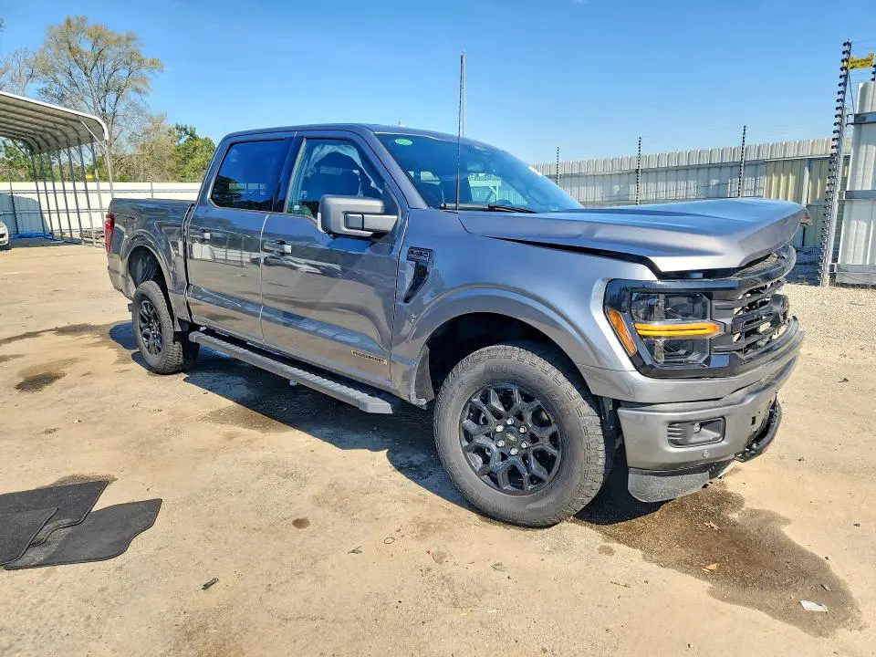 2024 FORD F150 XLT  