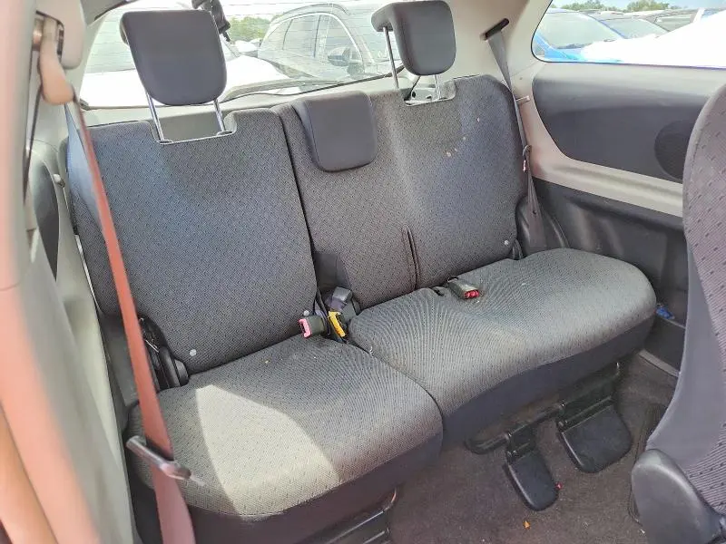 2011 TOYOTA YARIS BASE  