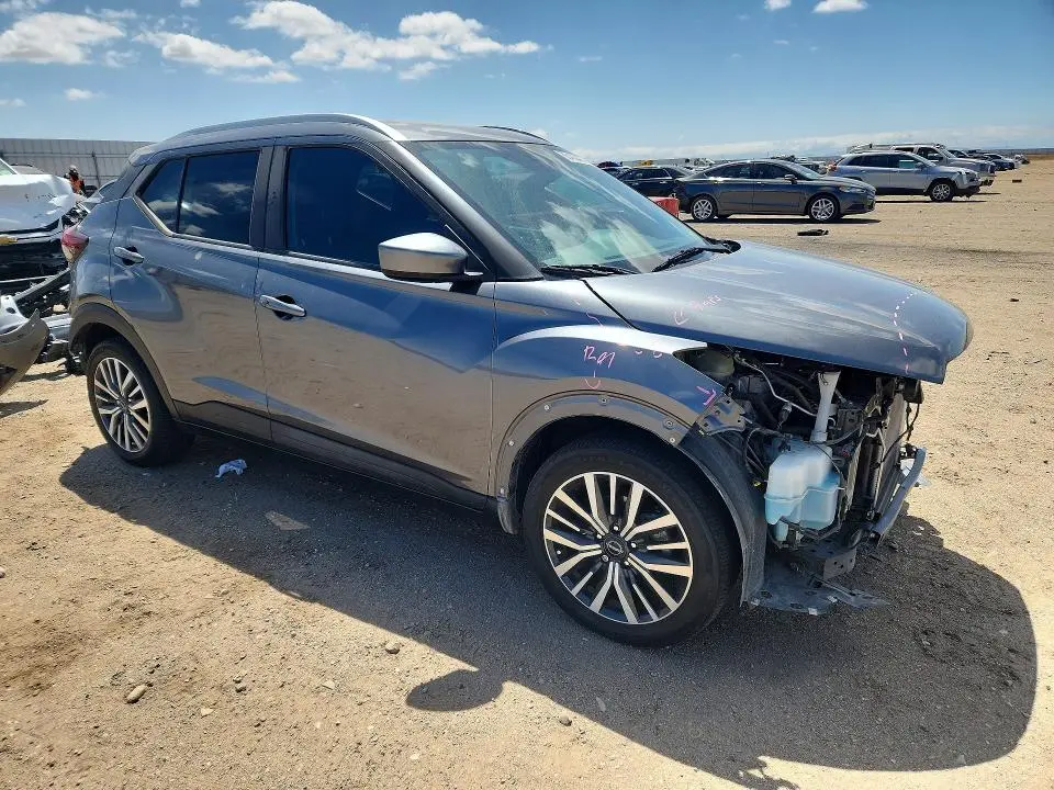 2023 NISSAN KICKS SV  